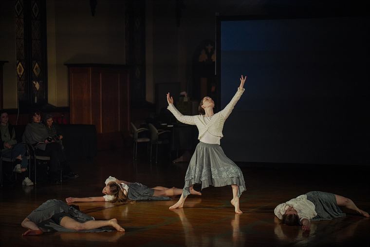Fabric extending a movement line